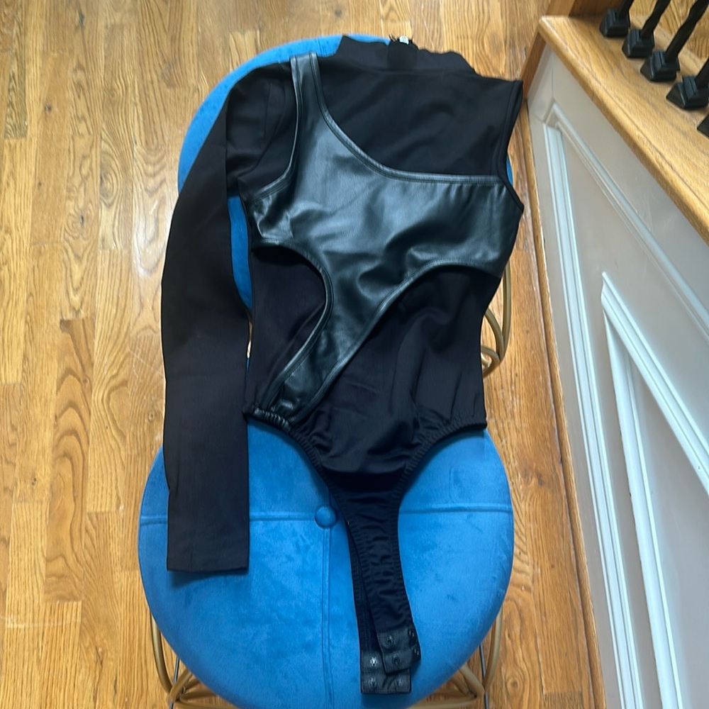 MANIÈRE DE VOIR Body Suit Top